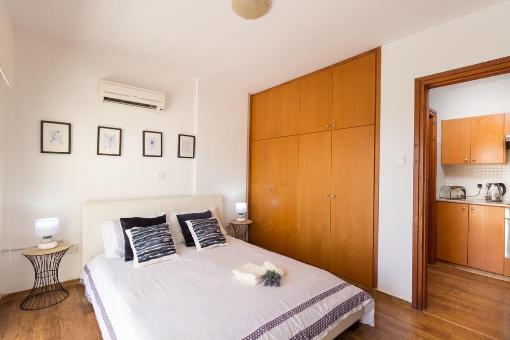 Mama Seaside Apartment Ларнака Екстериор снимка