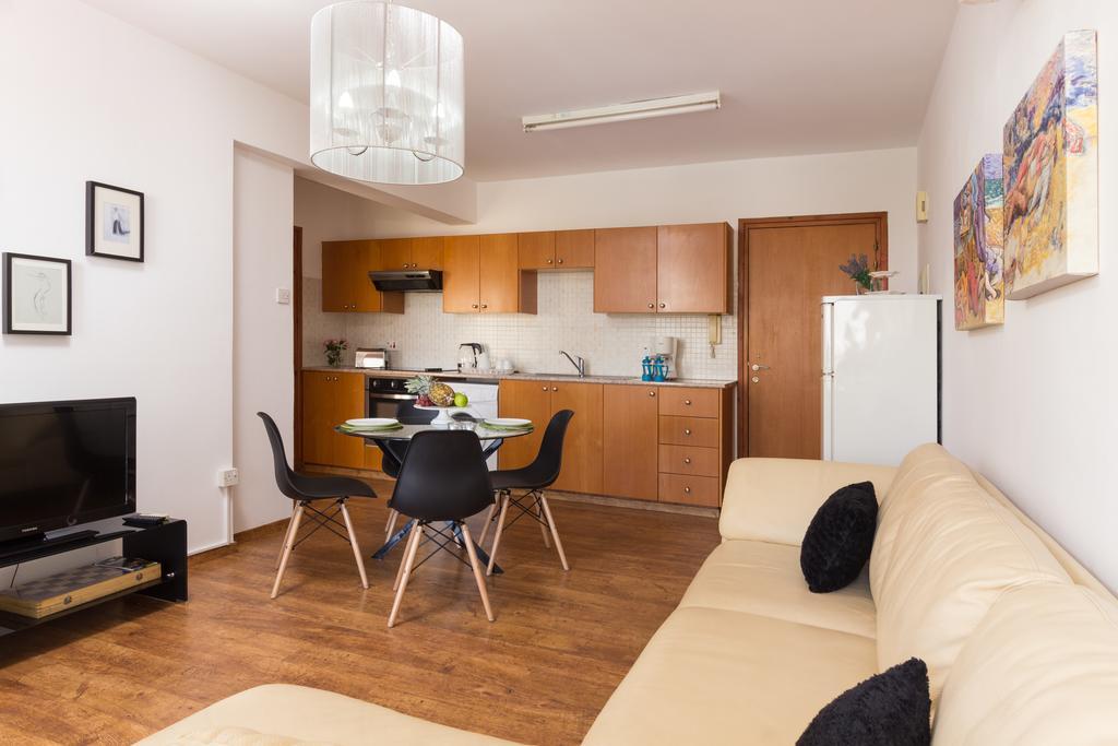 Mama Seaside Apartment Ларнака Екстериор снимка