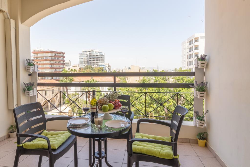 Mama Seaside Apartment Ларнака Екстериор снимка