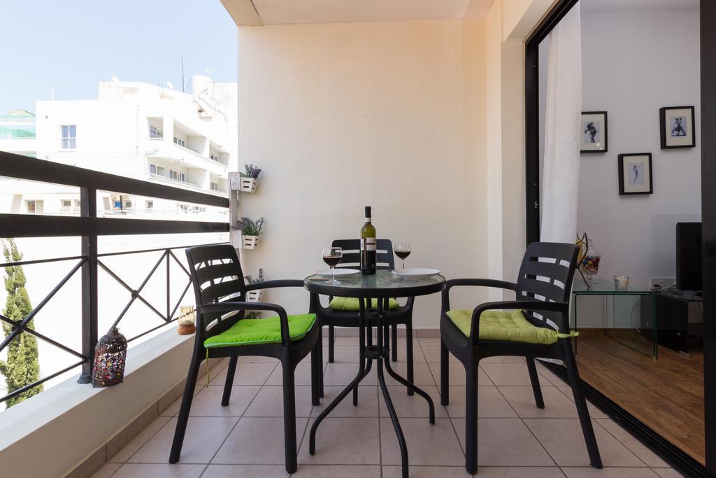 Mama Seaside Apartment Ларнака Екстериор снимка