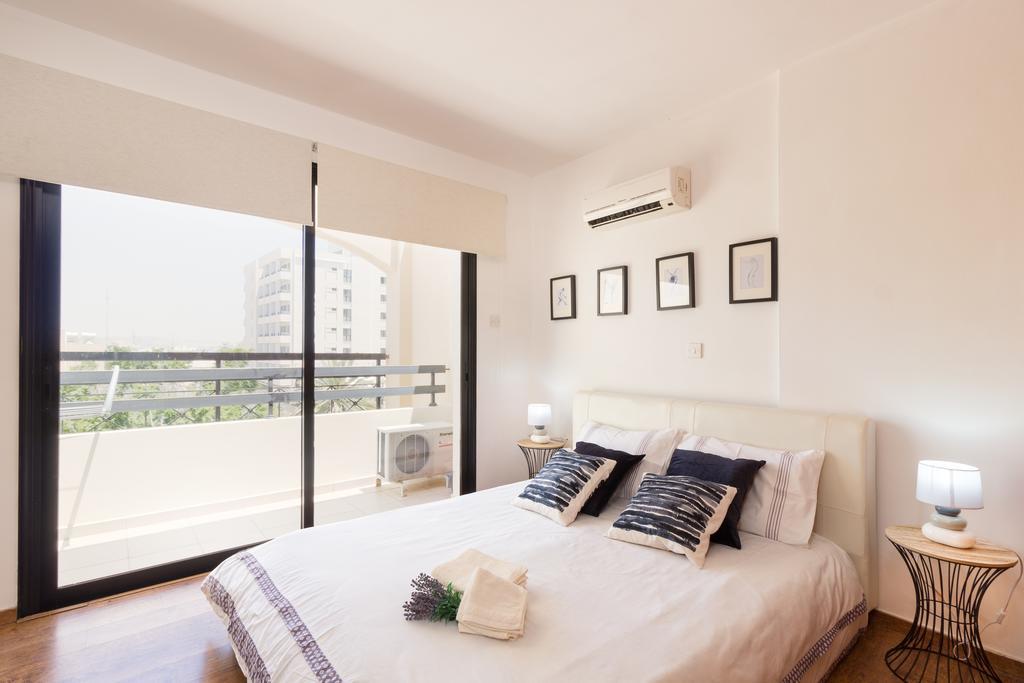 Mama Seaside Apartment Ларнака Екстериор снимка